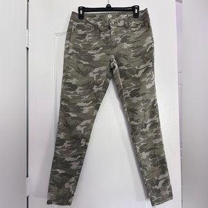 WOMEN’S Camo Jeggings Low Rise EUC Size 13